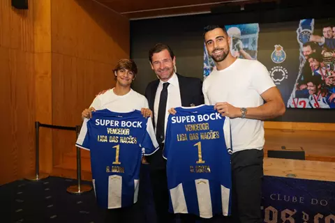 منافس الأهلي.. بورتو يحتفي بثنائي الفريق بعد التتويج بدوري الأمم الأوروبية مع البرتغال (صور)